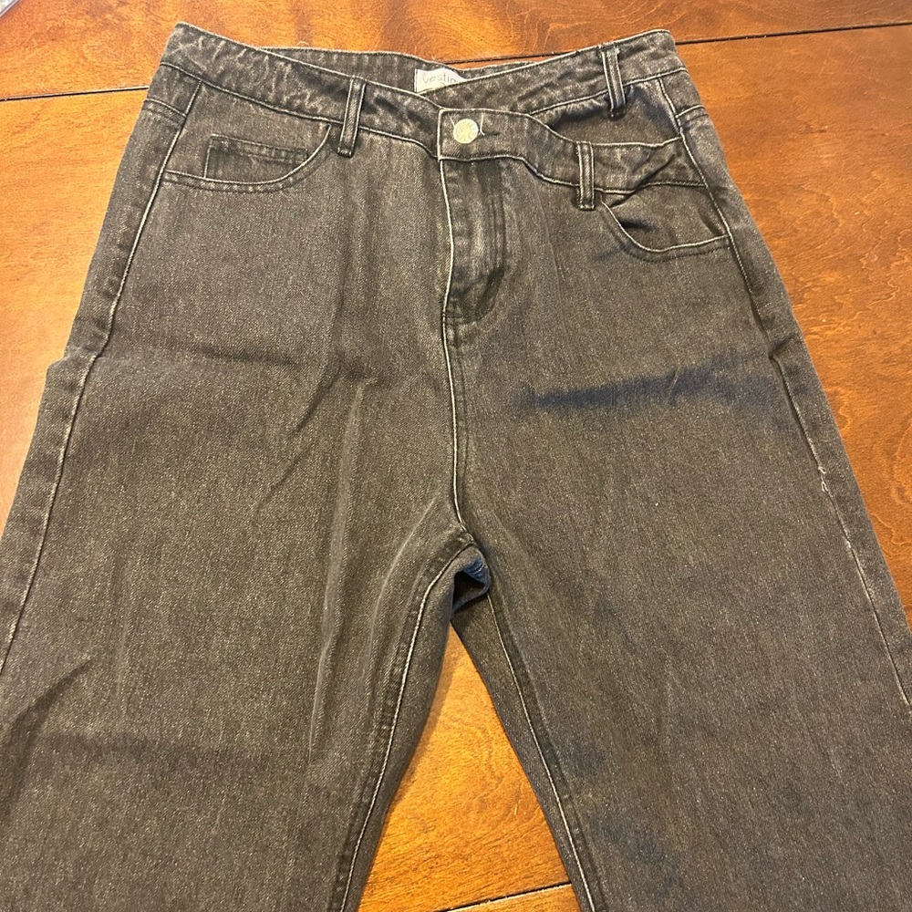 Vestique jeans crossover straight leg. Size medium